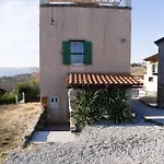 Hébergement de vacances House Rea With Bbq And Two Terrace