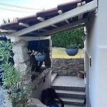 House Rea With Bbq And Two Terrace Hébergement de vacances