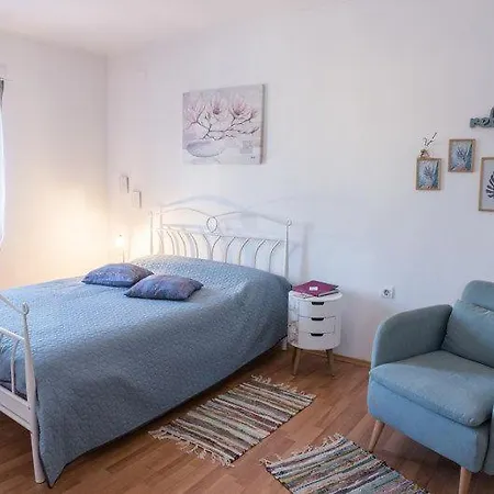 House Rea With Bbq And Two Terrace Сasa de vacaciones