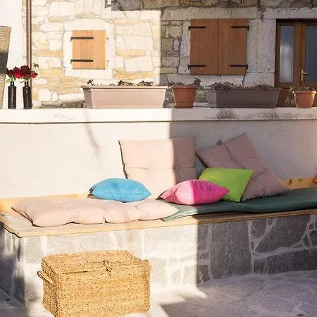 House Rea With Bbq And Two Terrace Hébergement de vacances