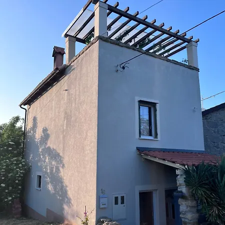 House Rea With Bbq And Two Terrace Hébergement de vacances