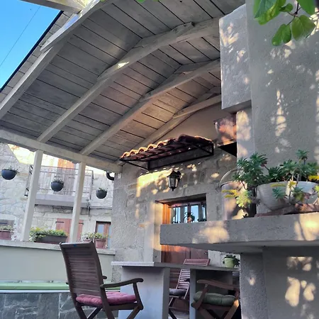Hébergement de vacances House Rea With Bbq And Two Terrace Sveti Donat