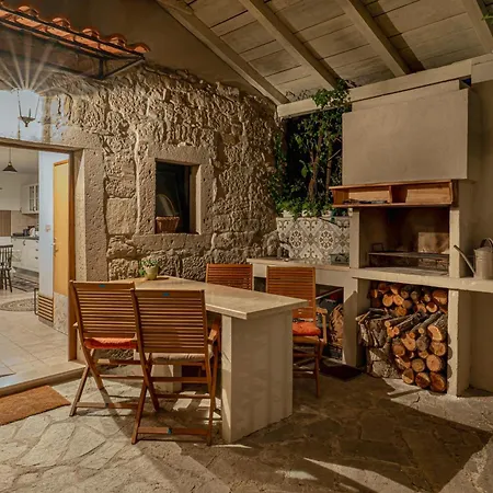Hébergement de vacances House Rea With Bbq And Two Terrace *