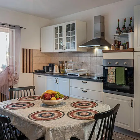 Hébergement de vacances House Rea With Bbq And Two Terrace Sveti Donat