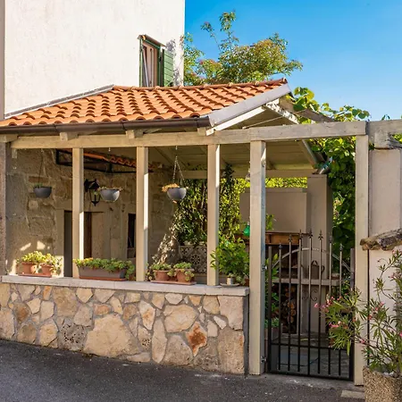 Hébergement de vacances House Rea With Bbq And Two Terrace *