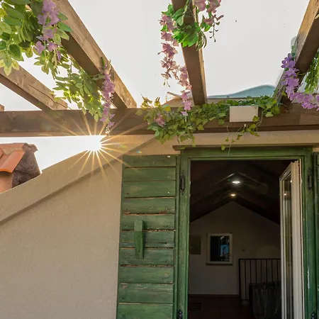 Hébergement de vacances House Rea With Bbq And Two Terrace Sveti Donat