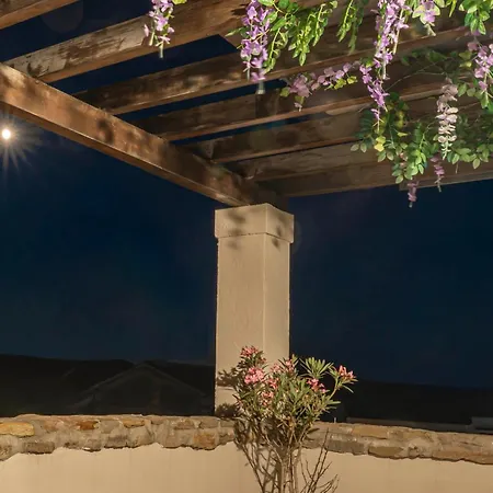 Hébergement de vacances House Rea With Bbq And Two Terrace