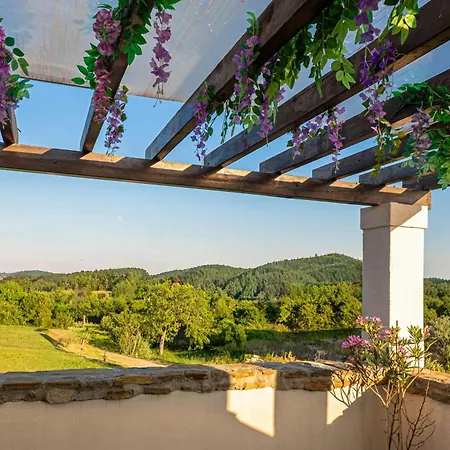 House Rea With Bbq And Two Terrace Hébergement de vacances Sveti Donat