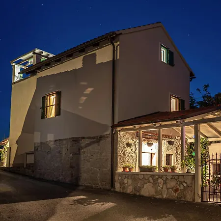 House Rea With Bbq And Two Terrace Hébergement de vacances Sveti Donat