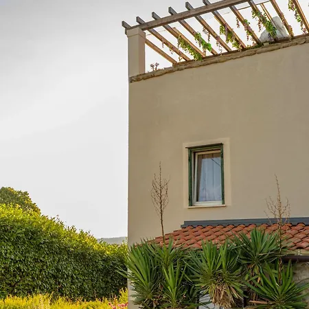 Hébergement de vacances House Rea With Bbq And Two Terrace